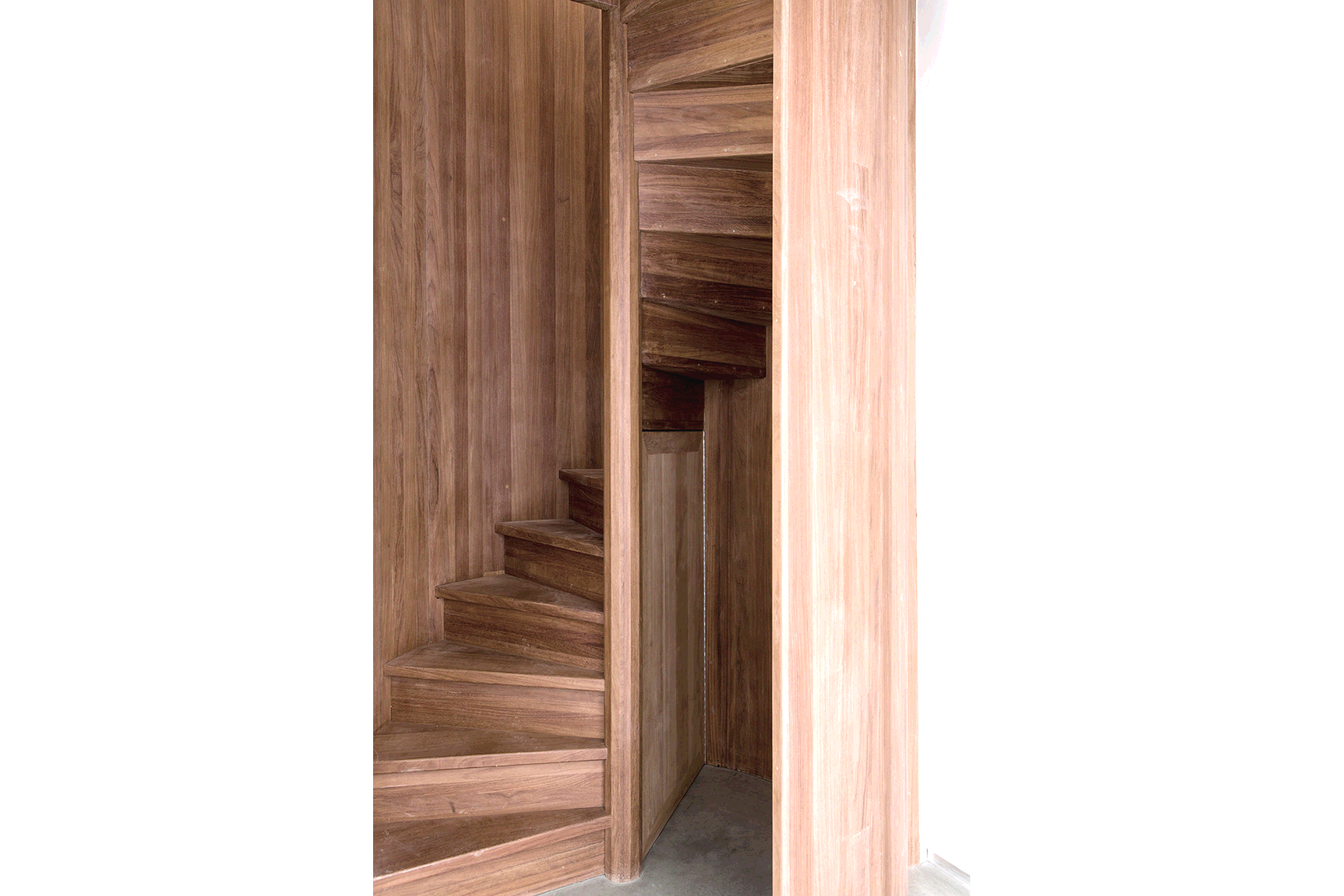 trap hout rond volledig compact interieur wood staircase huis house